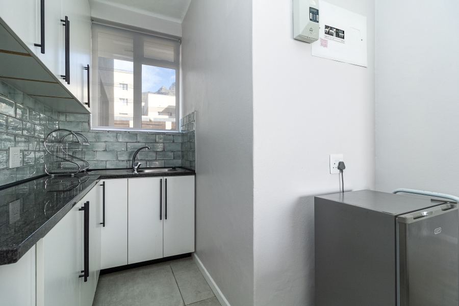 1 Bedroom Property for Sale in Zonnebloem Western Cape